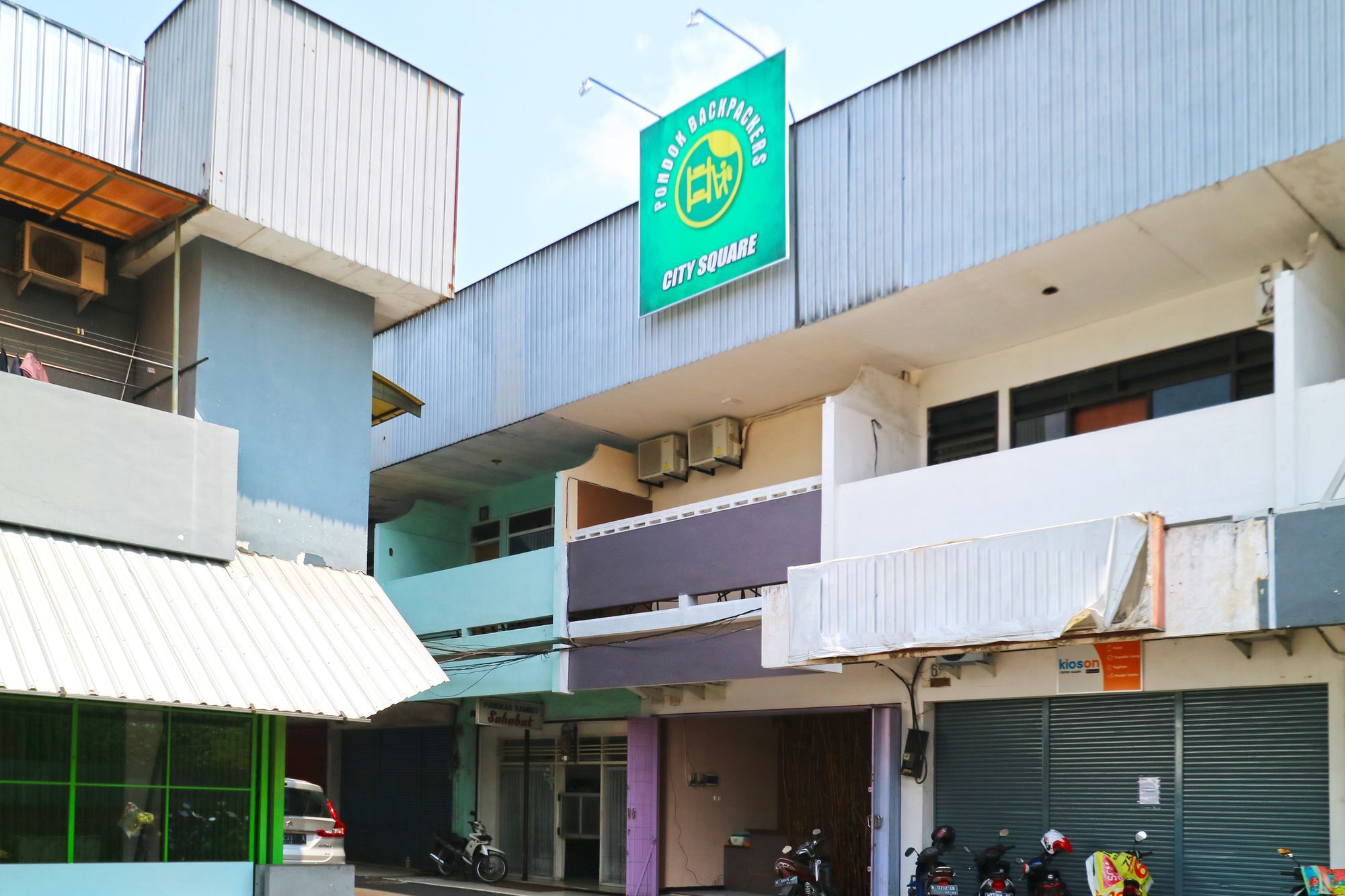 Backpacker Square Asrama *